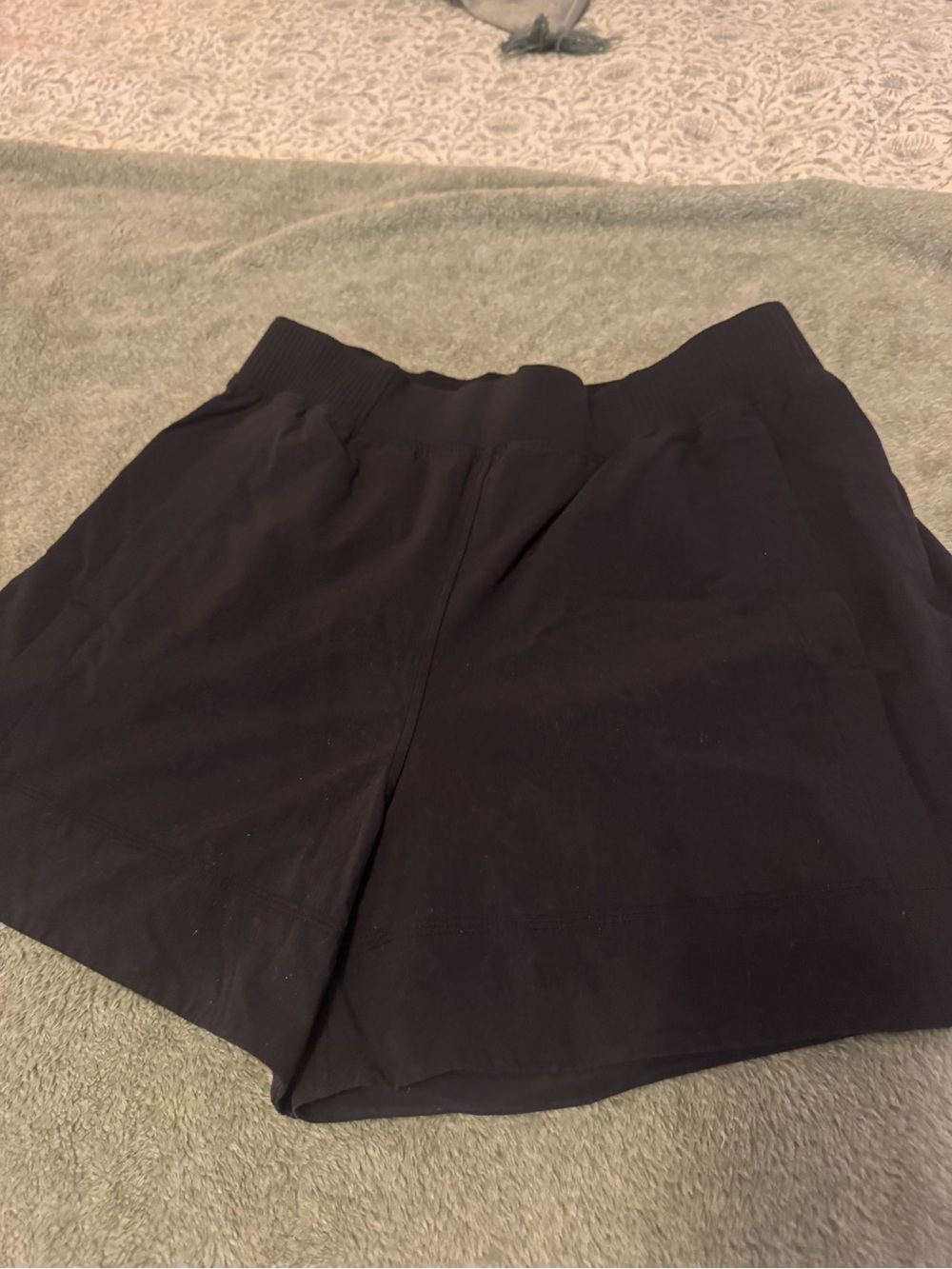 lululemon athletica Black High-Rise Stretch Woven Shorts - Picture 3 of 5